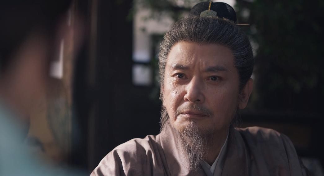 看《兰香如故》里林老太太那处境，真挺让人唏嘘的。圣旨赐婚那会儿，她穿得隆重，可全程没她说话的份儿。林