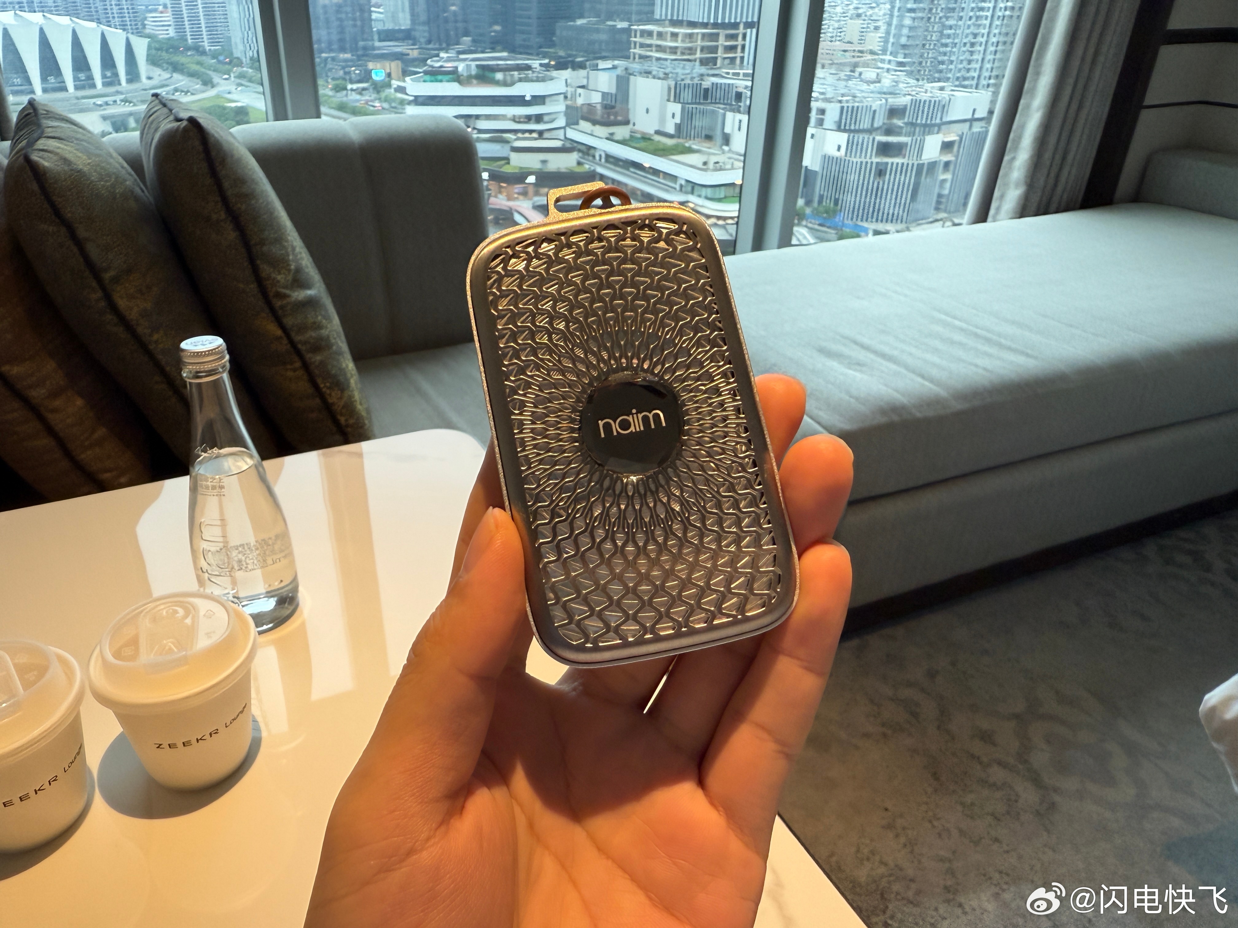 极氪9X重磅上市极氪的审美向来很高级媒体牌都做的很精致[吃瓜]​​​