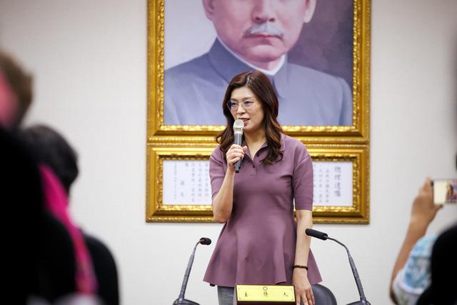 郑丽文：没有国民党，就没有台积电中国国民党主席郑丽文今天出席“妇女政策推动发展