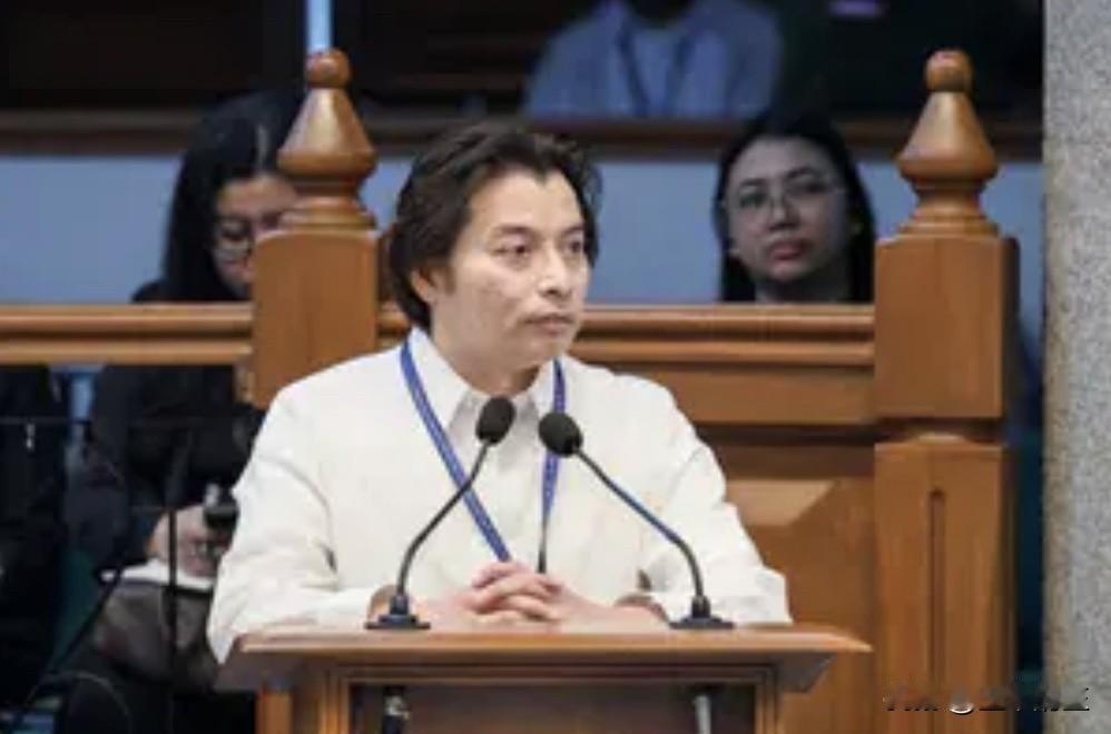 菲律宾众议院检控团队周六为其将弹劾案辩方律师迈克尔·波阿列为敌意证人的决定作出辩