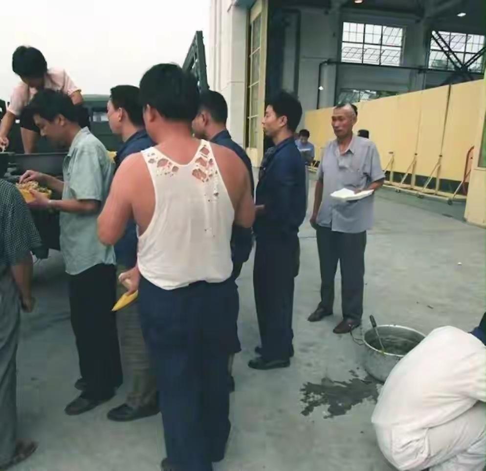 28年前，1998年3月23日歼-10成功实现首飞，中国也成为世界上第5个能够自