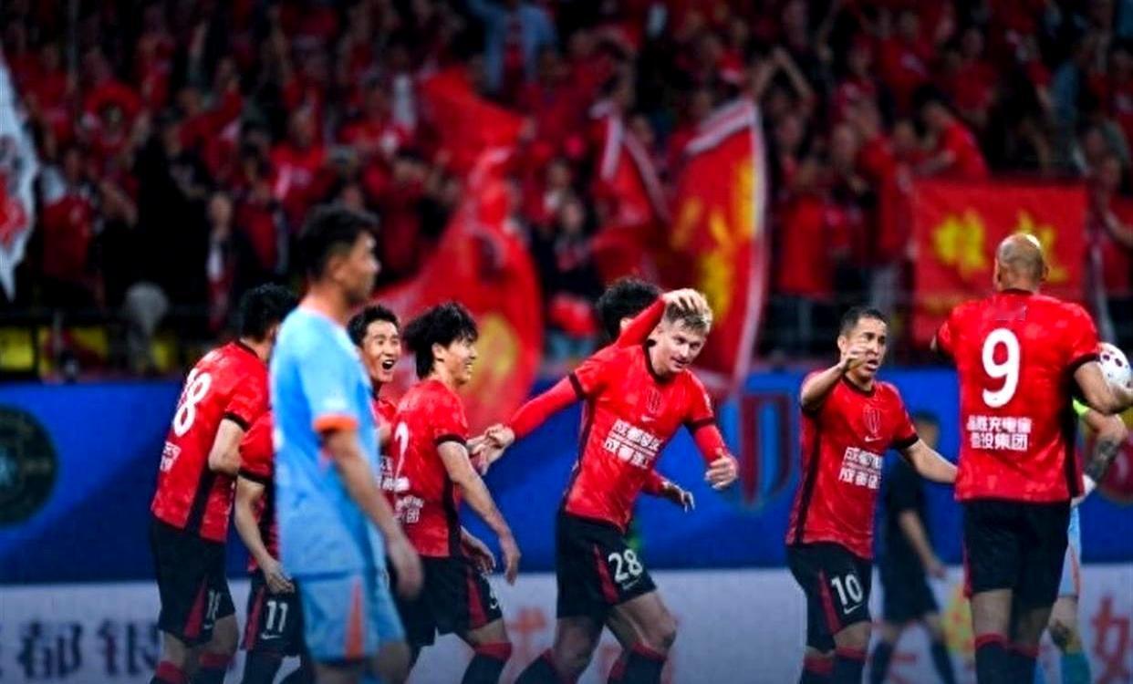 成都能否成为第二个八月王！成都蓉城4比0胜浙江，开局8轮7胜1平。这样的天胡开