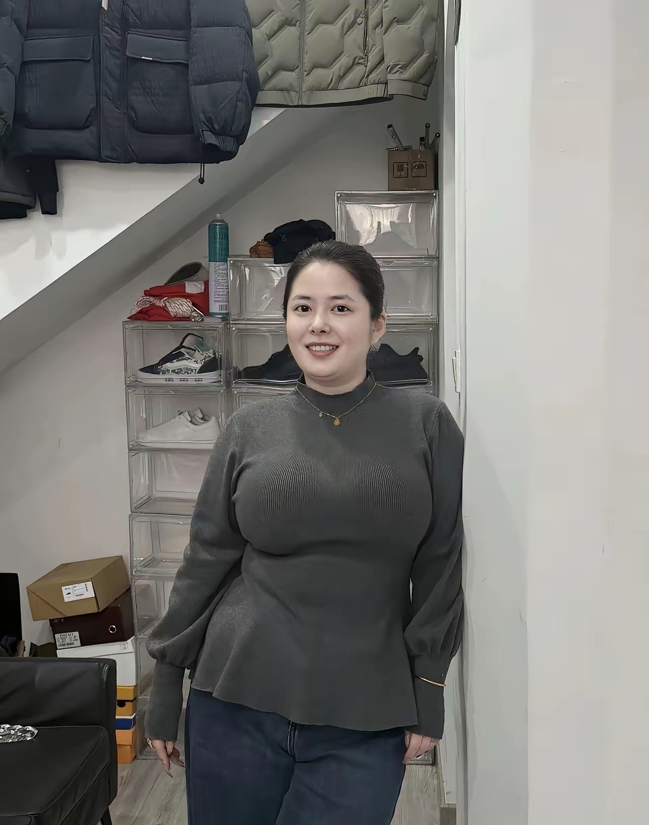 家里老人都说她很旺夫。