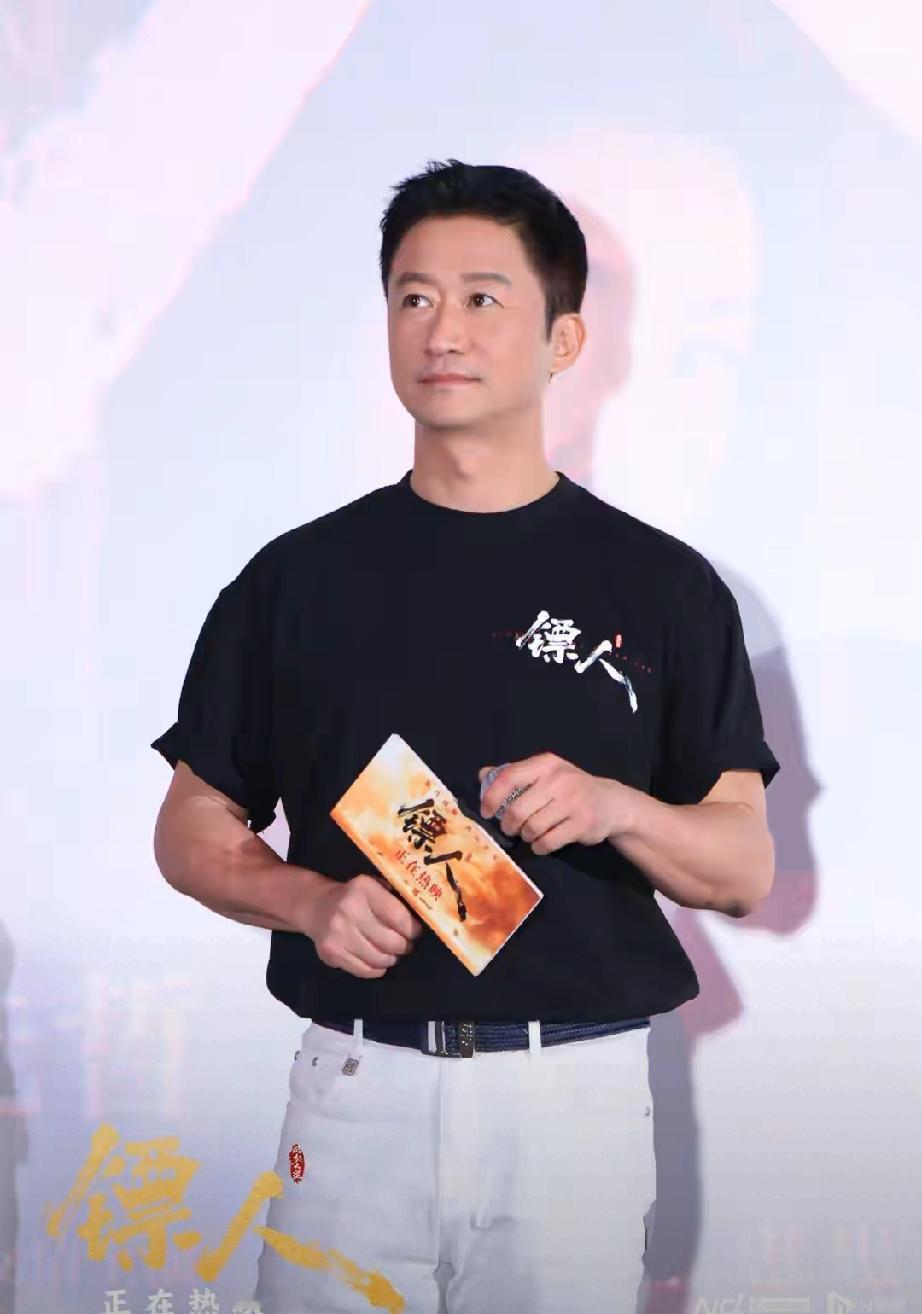 票房破7亿！《镖人》广州路演炸场，吴京笑称谢霆锋终于栽在我手上春