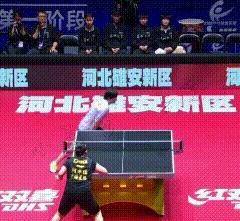 终于知道佳佳为啥昨天不理莎莎了！原来是比赛现场的一幕，让这对闺蜜之间产生了一点小
