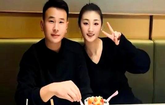 咱就说啊，非得把恩爱秀到网上才算真爱吗？陈亚男和男友刚开通账号就合体庆生，对视