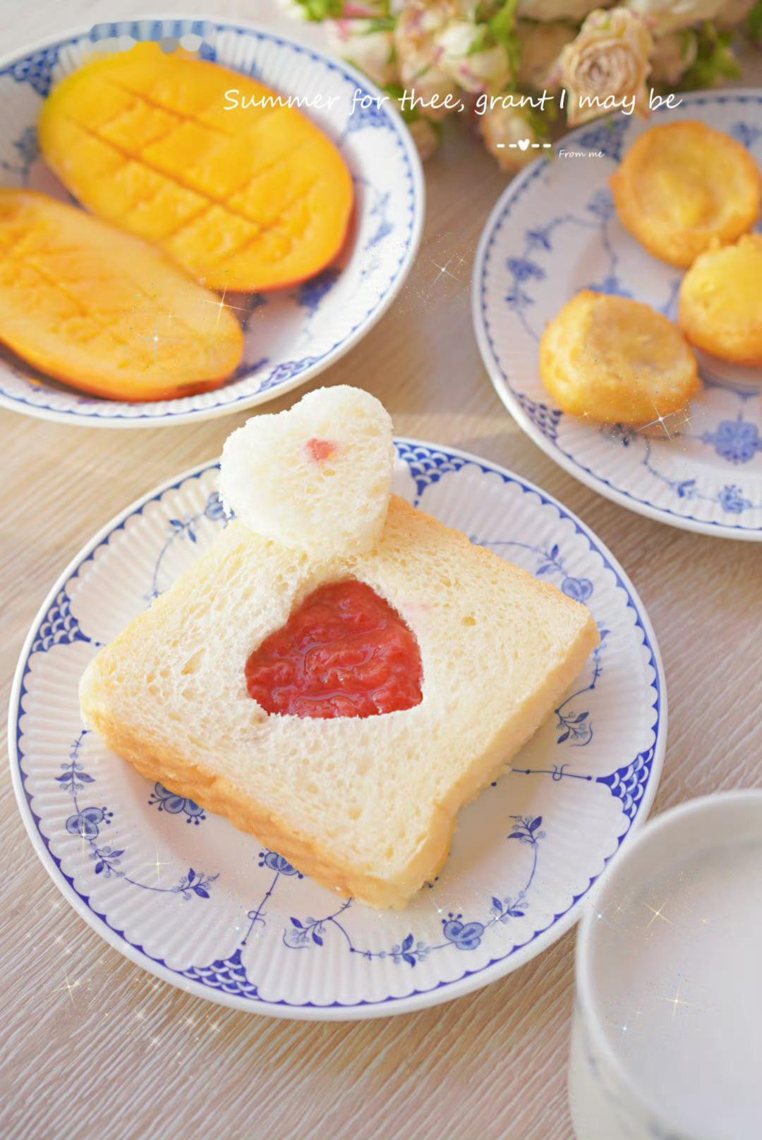 早安早餐🌿🌿🌿☀️新周早安，周一的仪式感，从一份甜滋滋的早餐开始✨软fuf