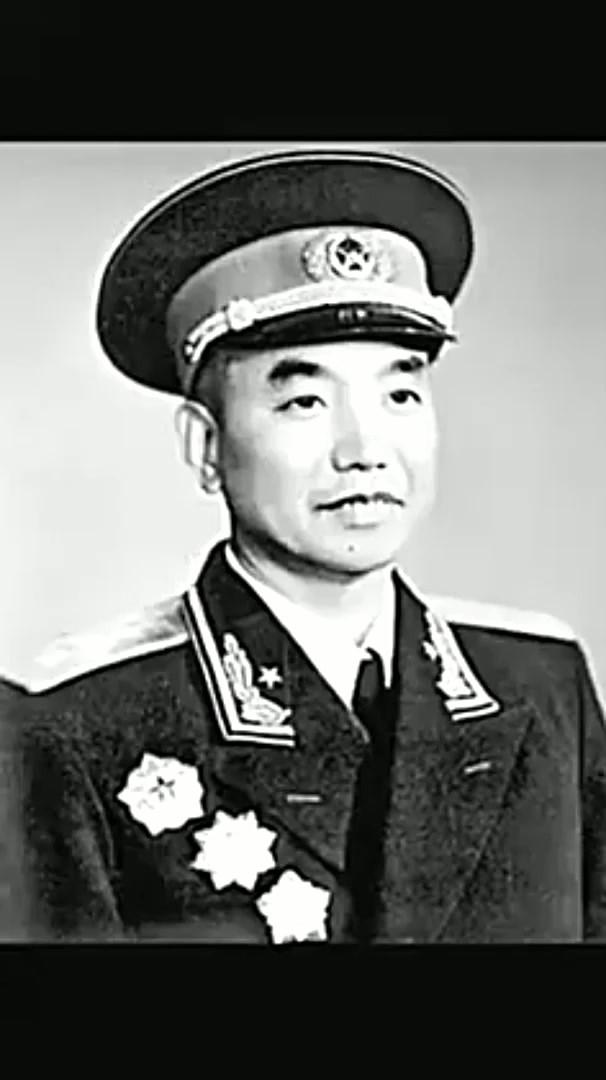 1939年，萧克对宋时轮说：老子毙了你，宋反呛，还在村口架起机枪你敢信吗？