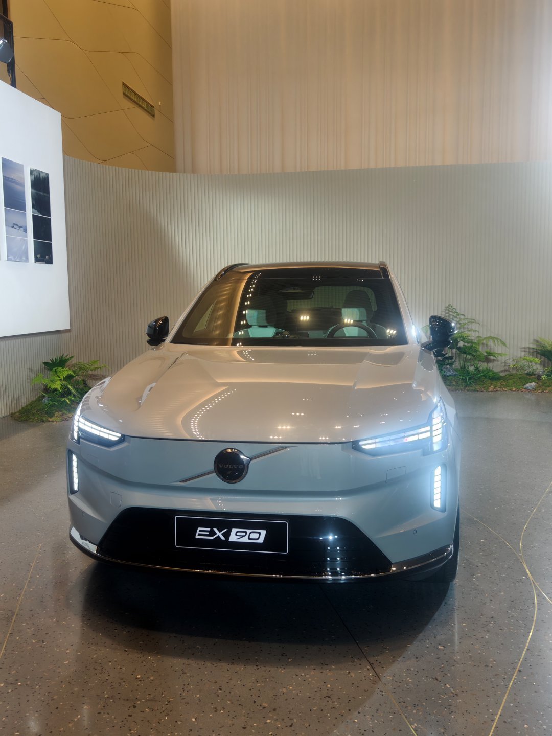 拍到了EX90、全新XC70、ES90三款车，从纯电到超混，北欧极简的设计越看越