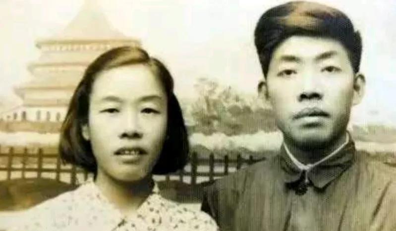 1949年，渣滓洞大屠杀中，盛国玉倒地装死，枪响后，几名特务进来补枪，还用枪托捅
