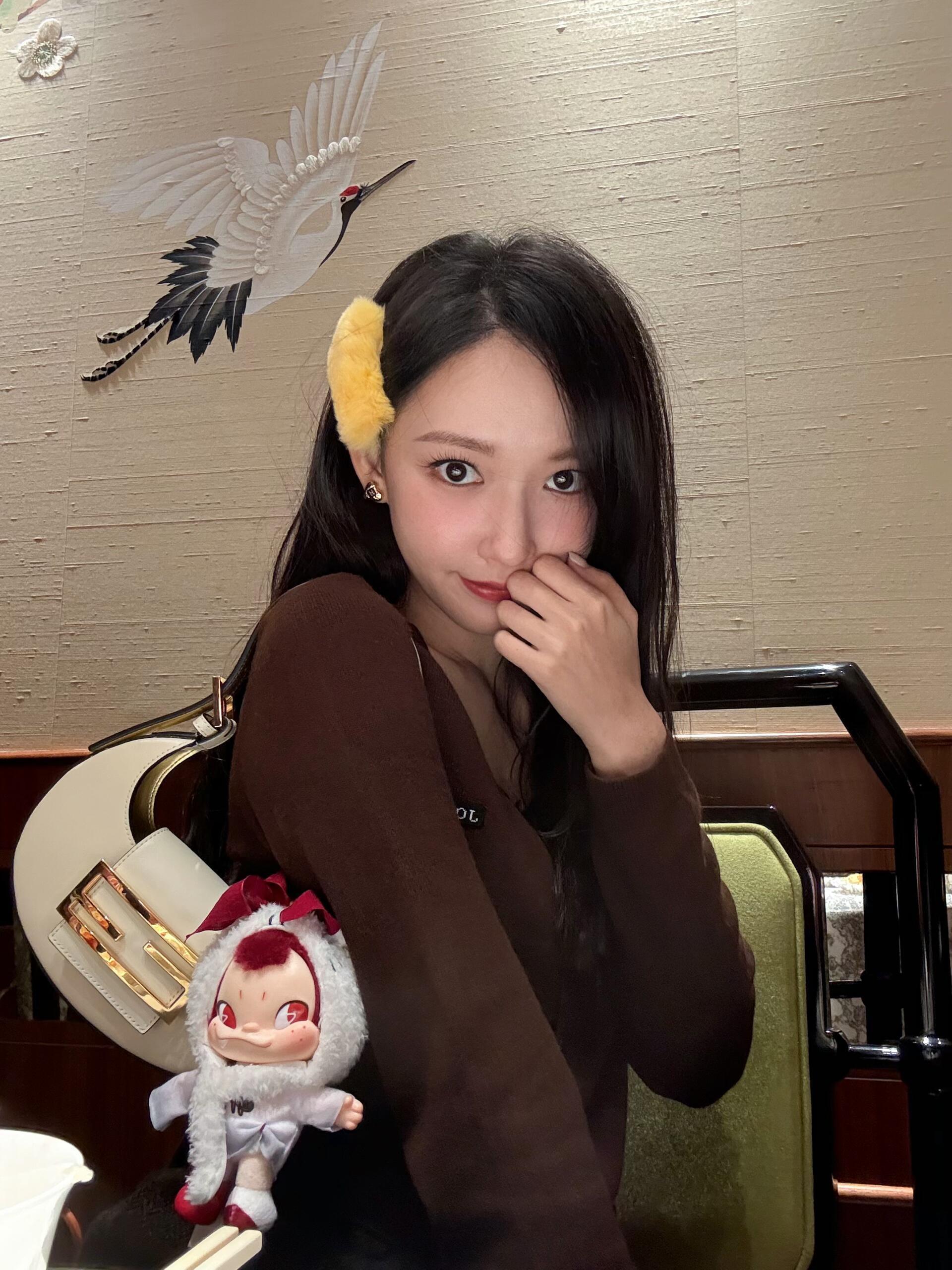 程潇更新了一组生活照祝大家双节快乐🙌​​​