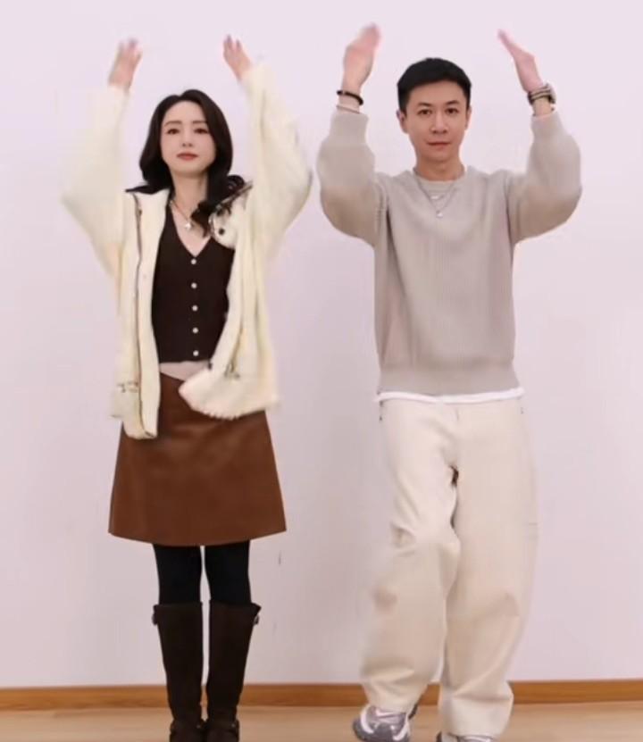 别信什么舞蹈设计。那个0.1秒的躲闪，藏不住。身体比嘴巴诚实一万倍——脊椎神