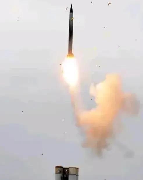 以伊冲突一个星期之后，伊朗终于等来心心念念的防空系统，这个强援会是谁？大家请看