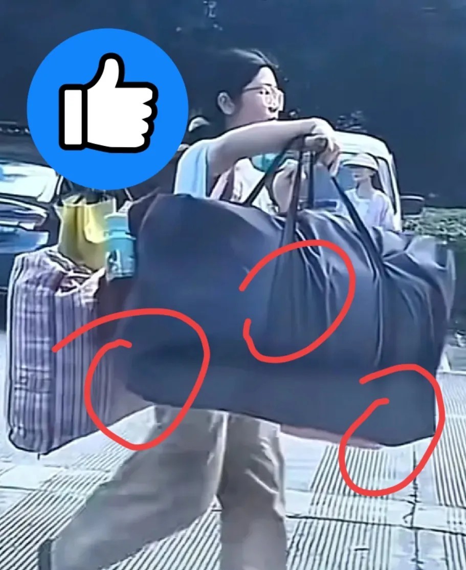 我让儿子看了“挑扁担女孩”的新闻！他愣了好久，突然冒出一句：“怎么会有这样