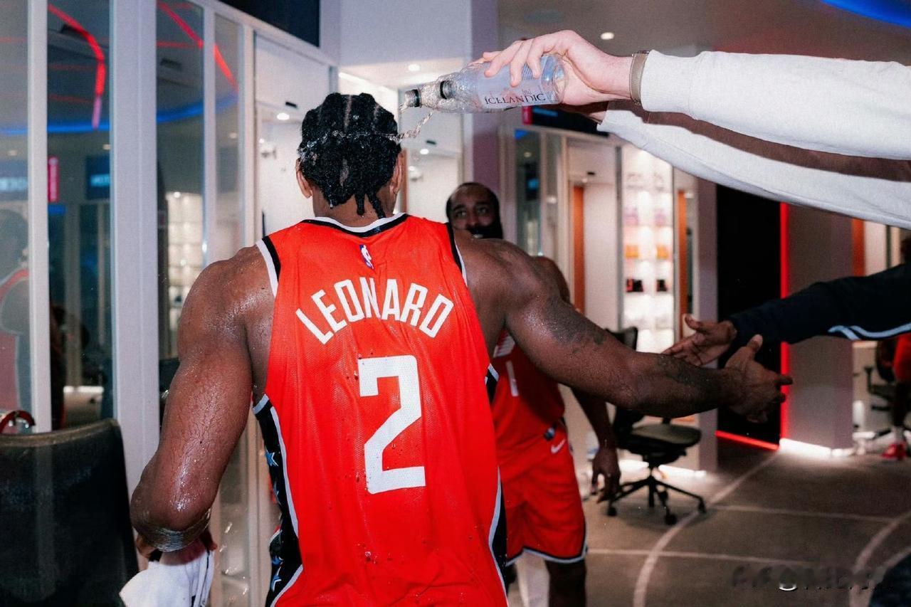 快船教练当然有问题，但阵容空间也摆在这了，除非阵容只有猪八一个短板，猪八才显得问