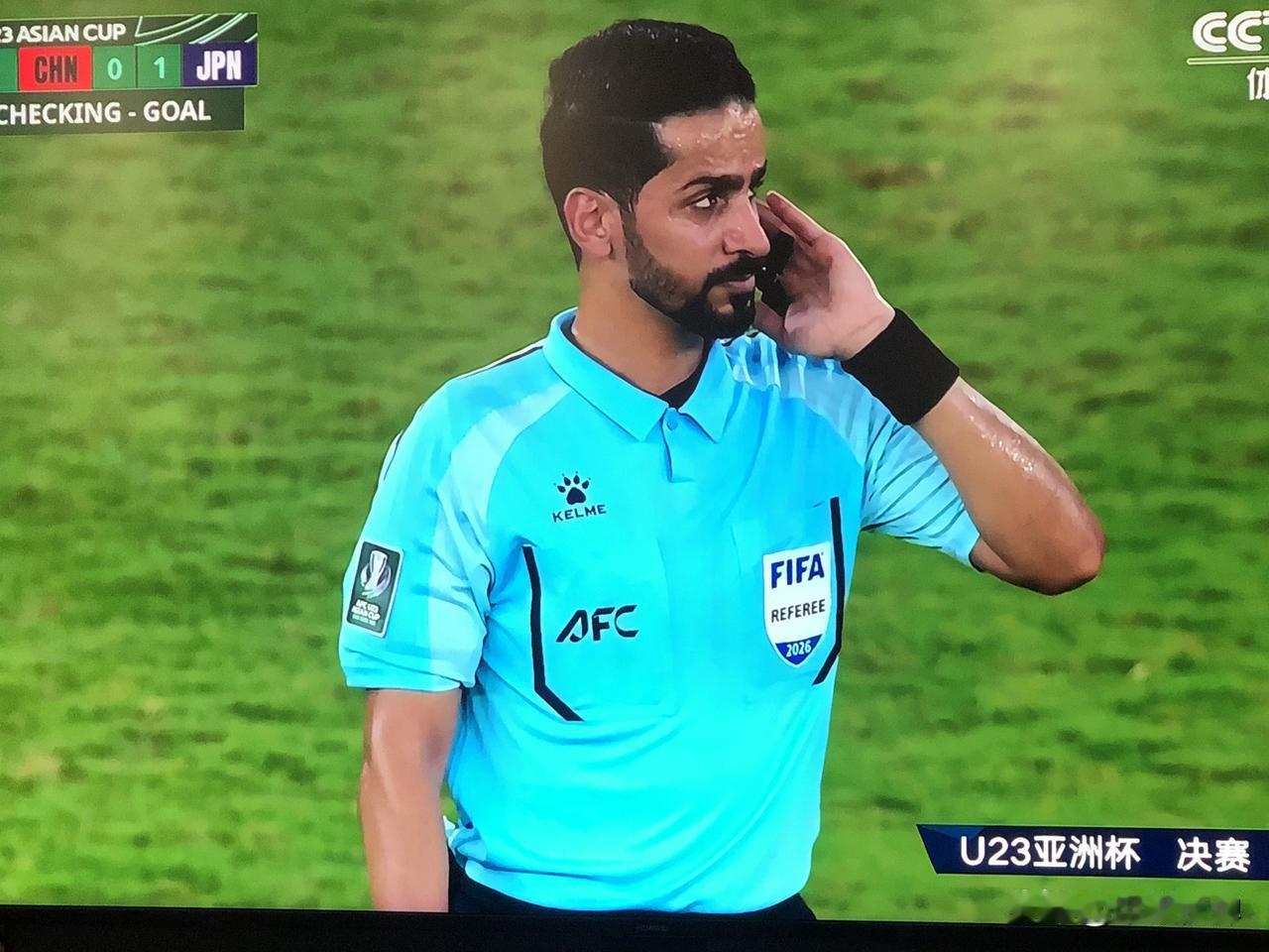 前场不上蒯纪闻，整个中国队传球太差。好不容易抢一个球，立马第二脚传给日本队。还是