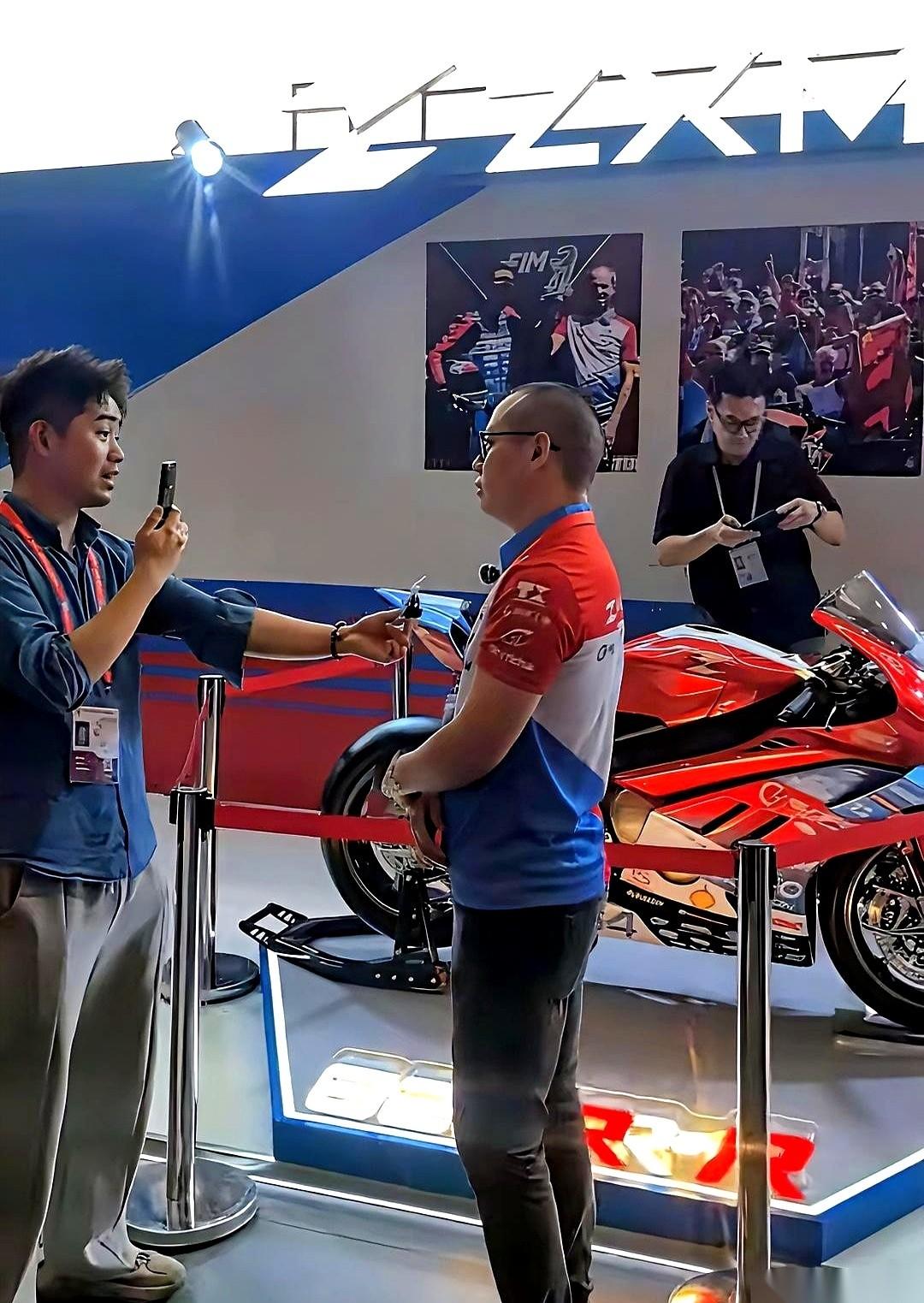 展位被“硬塞”！广交会现场，一个成立才半年的中国品牌，展台前挤得水泄不通，意向订