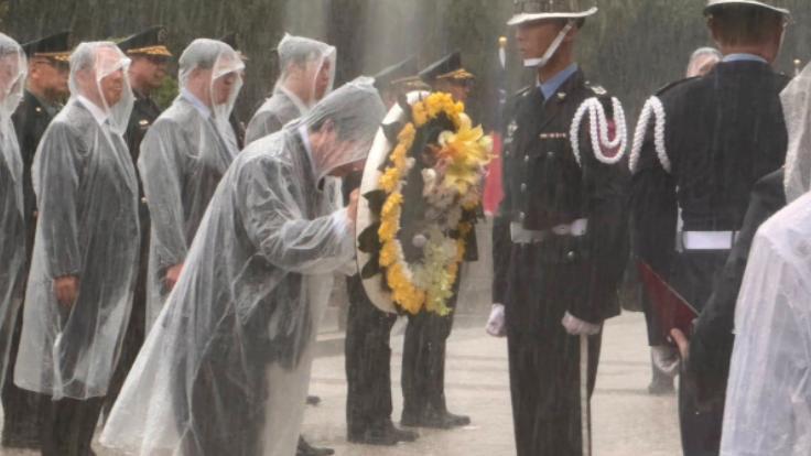 赖清德暴雨下祭悼大喊“反共保台”，妄称所谓“中华民国国军”击败中华人民共和国解放