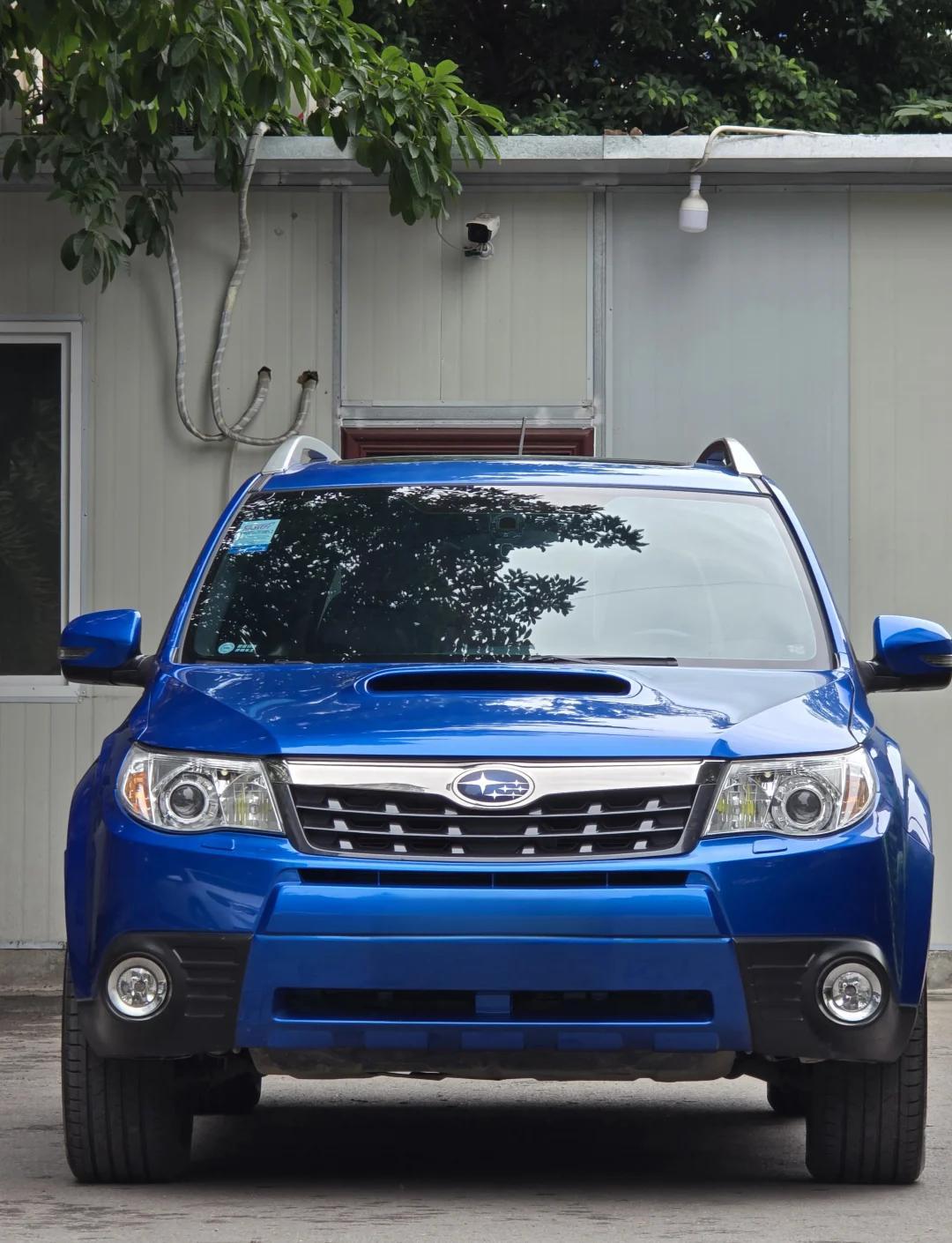 1.斯巴鲁森林人核心标签：全时四驱+水平对置，机械素质拉满-独门绝技：水