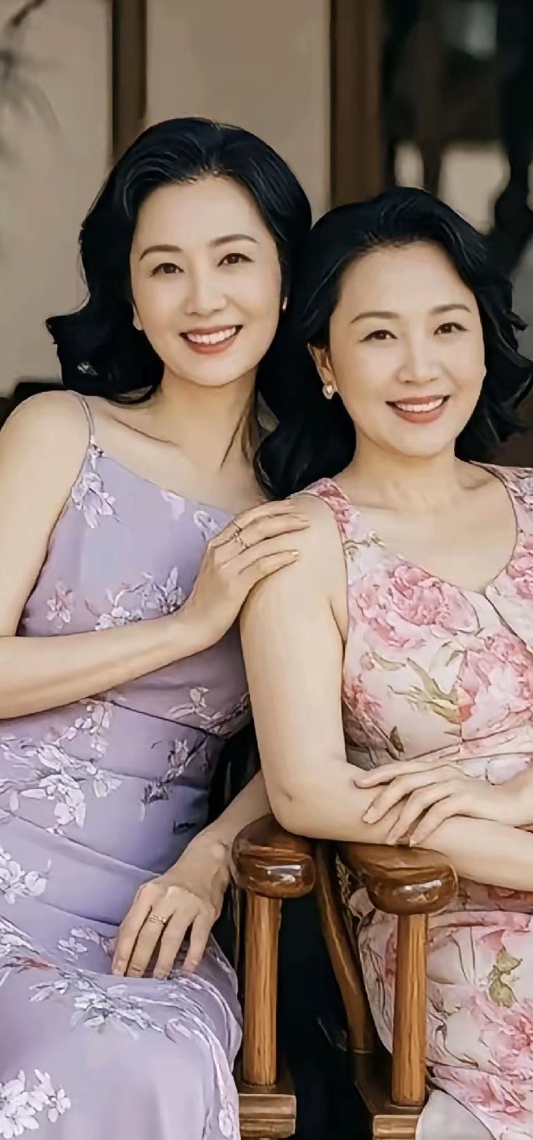 今天丈母娘来吃饭，吃完聊会天。老婆突然说今晚要和妈妈一起睡，老公懵了，说主卧是他