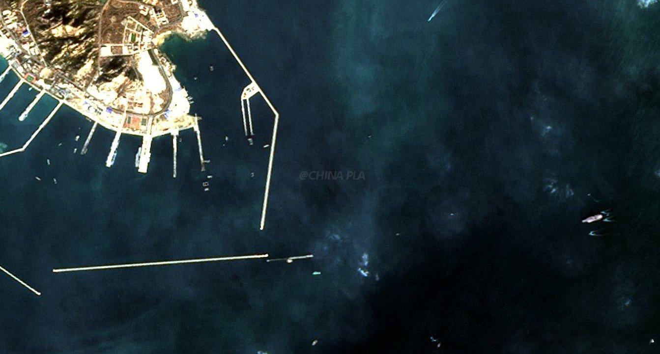 12月18日的卫星图像显示，航空母舰CV-18停靠在奇英德奥港。飞扬军事烽火问