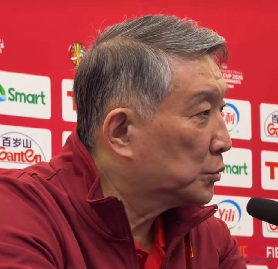 外线不行！宫鲁鸣谈中国女篮输球：“我们中国女篮的内线是世界级的。”“有李