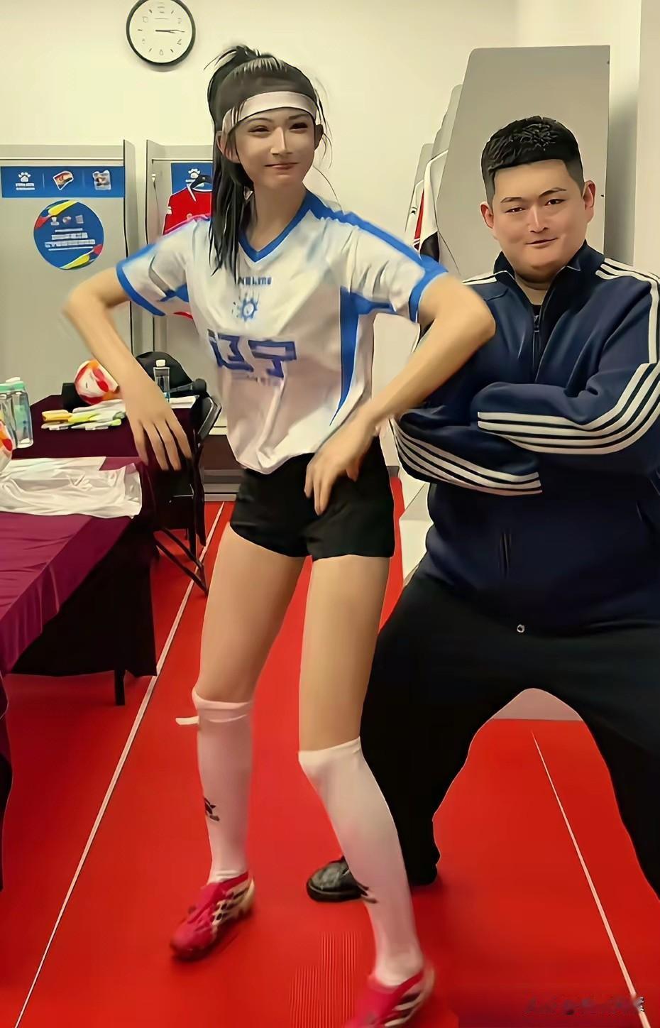 赵本山老师唯一的乖儿子大牛，和这女孩儿真是男“财”女貌，挺配的。也是啊，大牛都