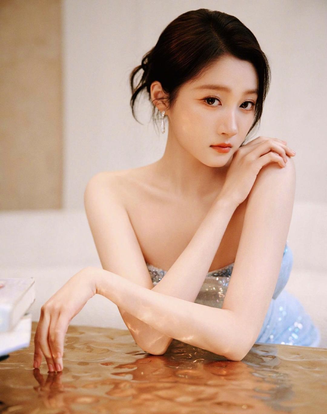 1.陈哲远、张婧仪主演的《梦花亭》集数从原定40集调整为38集，目前已经进入招