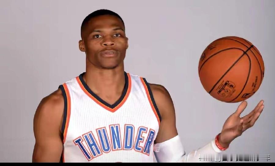 威斯布鲁克身穿18号战袍，助力国王战胜强大的掘金队。不可思议的一场精彩比赛