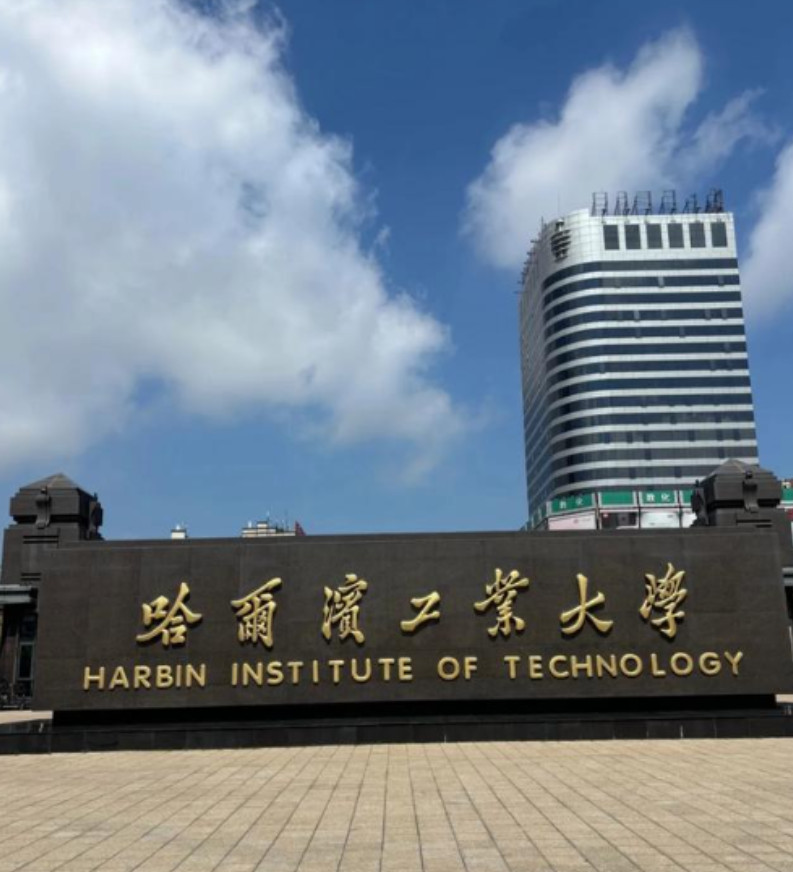 哈工大这回真让人大跌眼镜。谁也没想到，停了大笔留学生经费，实验室设备多了样，食堂