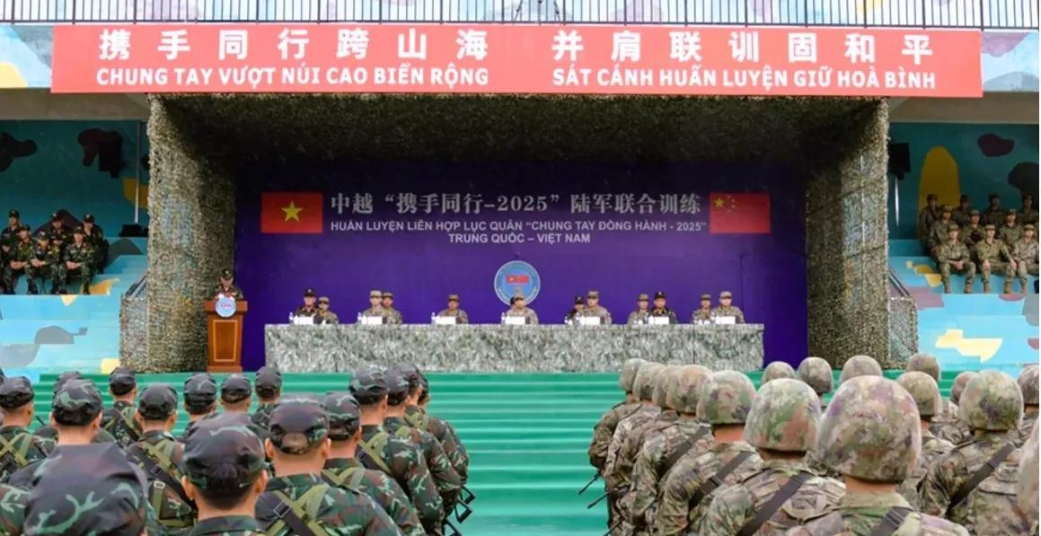 中越陆军75年来首次联训，意义重大！7月22日，“携手同行-2025”越中陆军