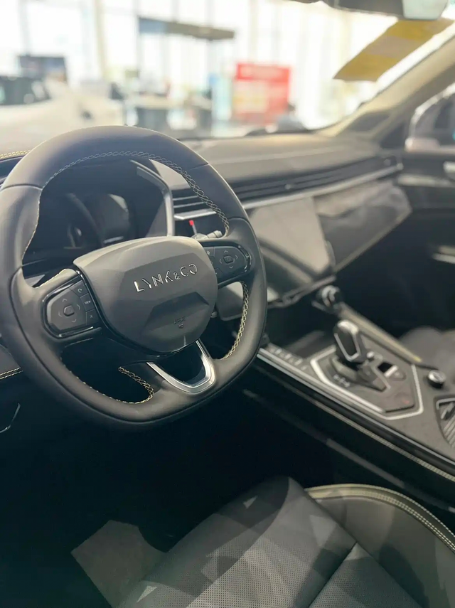 领克01关于动力小分享提车有一段时间了，前两天特地还跑去拉了次高速，动力方面真