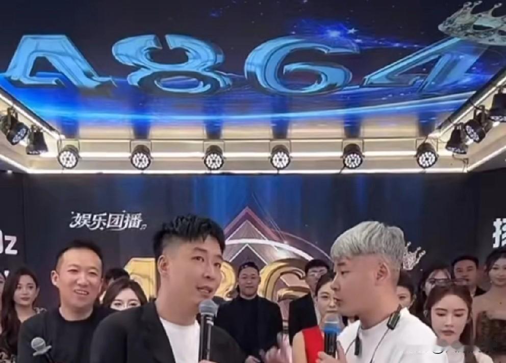 刘一手推迟ks回归首秀，落泪大哭与T佑温暖拥抱！  今