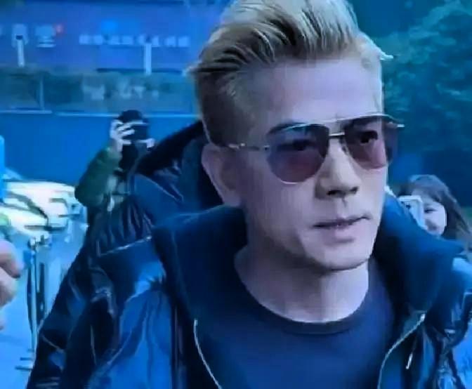 超跑清仓那天，他只想抢回放学铃声郭富城把20辆超跑一次挂清，香港车行刷屏：天王