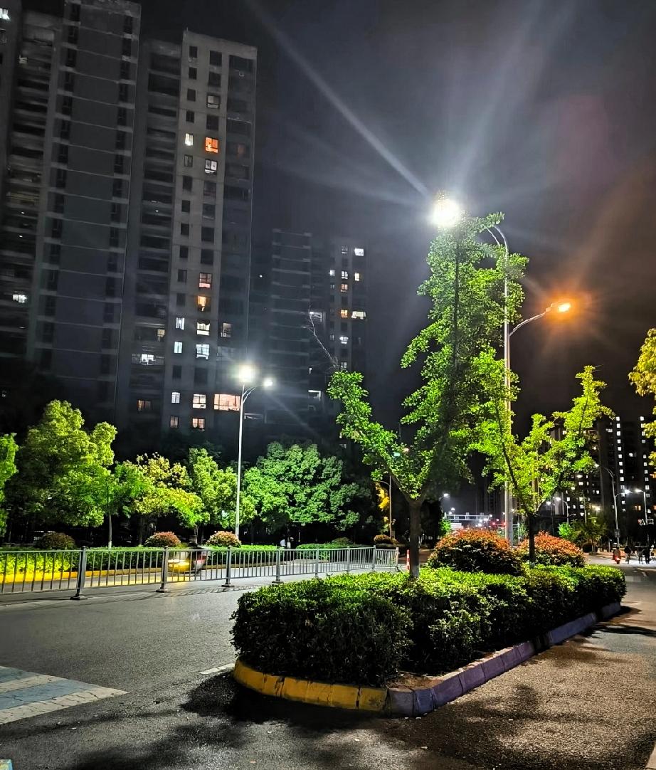 我发现一个怪现象，今年跟往年太不一样了，现在才8月份，往年的这个期间已经是8