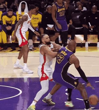 狄龙每次放完狠话，最后尴尬的都是他自己。你发现没，这已经成固定剧本了。上赛季