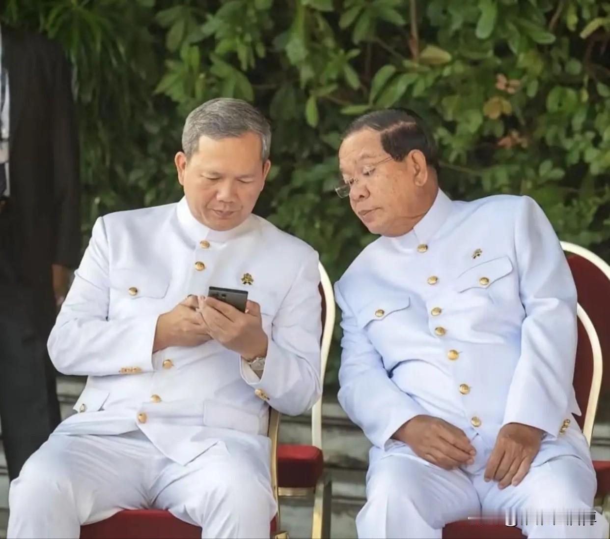 真到了最后那一步，洪森父子其实是没机会跑去美国的。首先，洪森父子失去了价值后，美