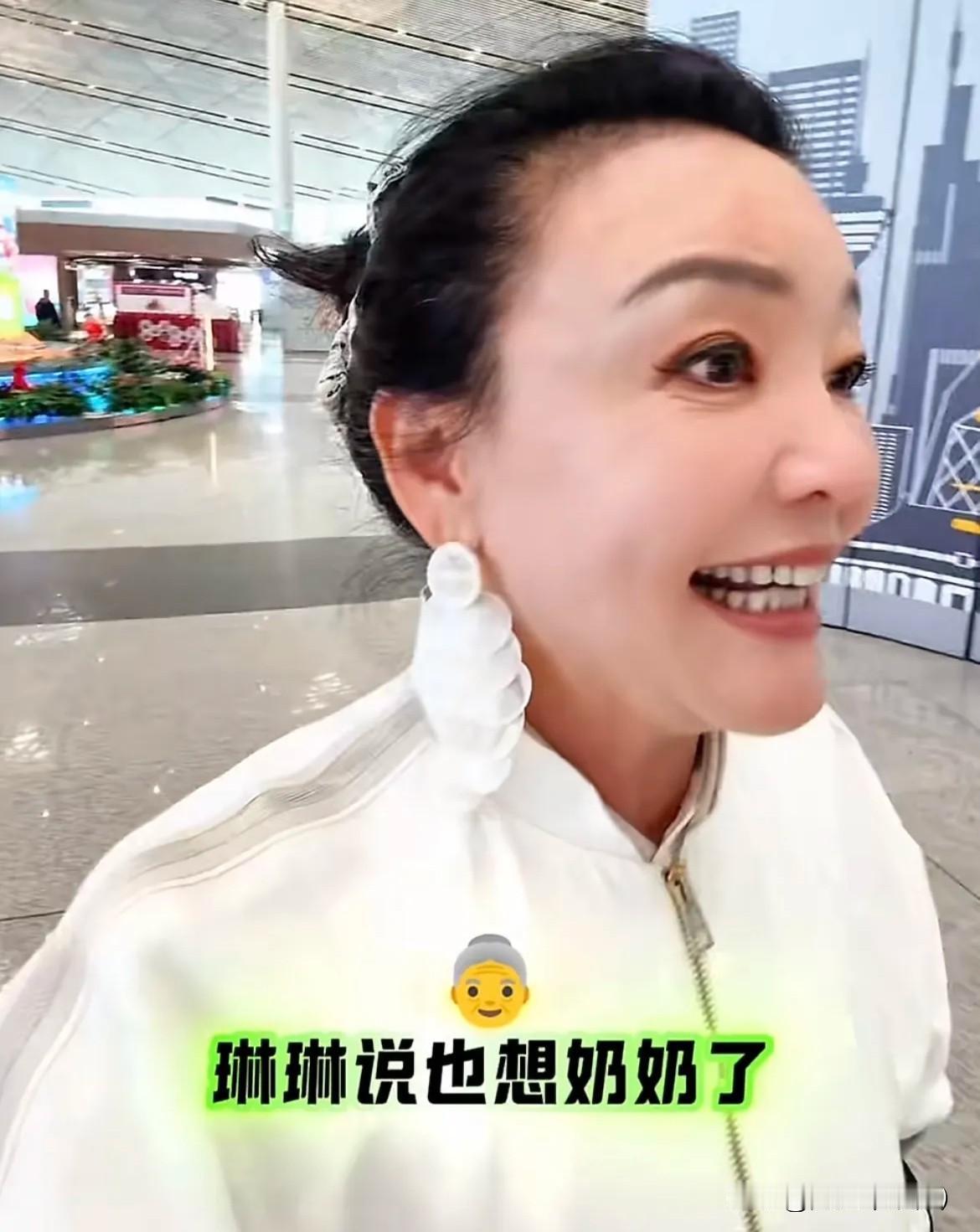 兰姐奔赴湾湾！箖箖10岁生日全家齐聚，手足亲情让人感动！5月14日是兰姐大