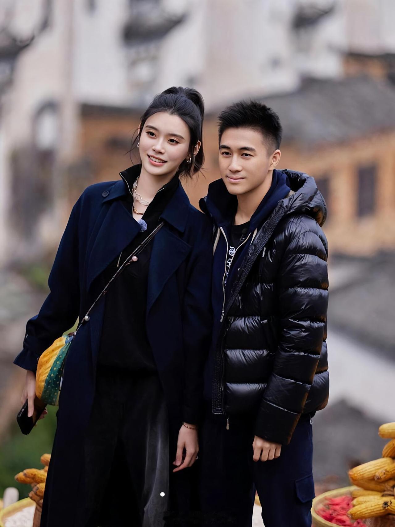 何猷君初见便倾心，为追奚梦瑶果断弃综艺何猷君早年偶然在荧幕撞见走秀的奚梦瑶