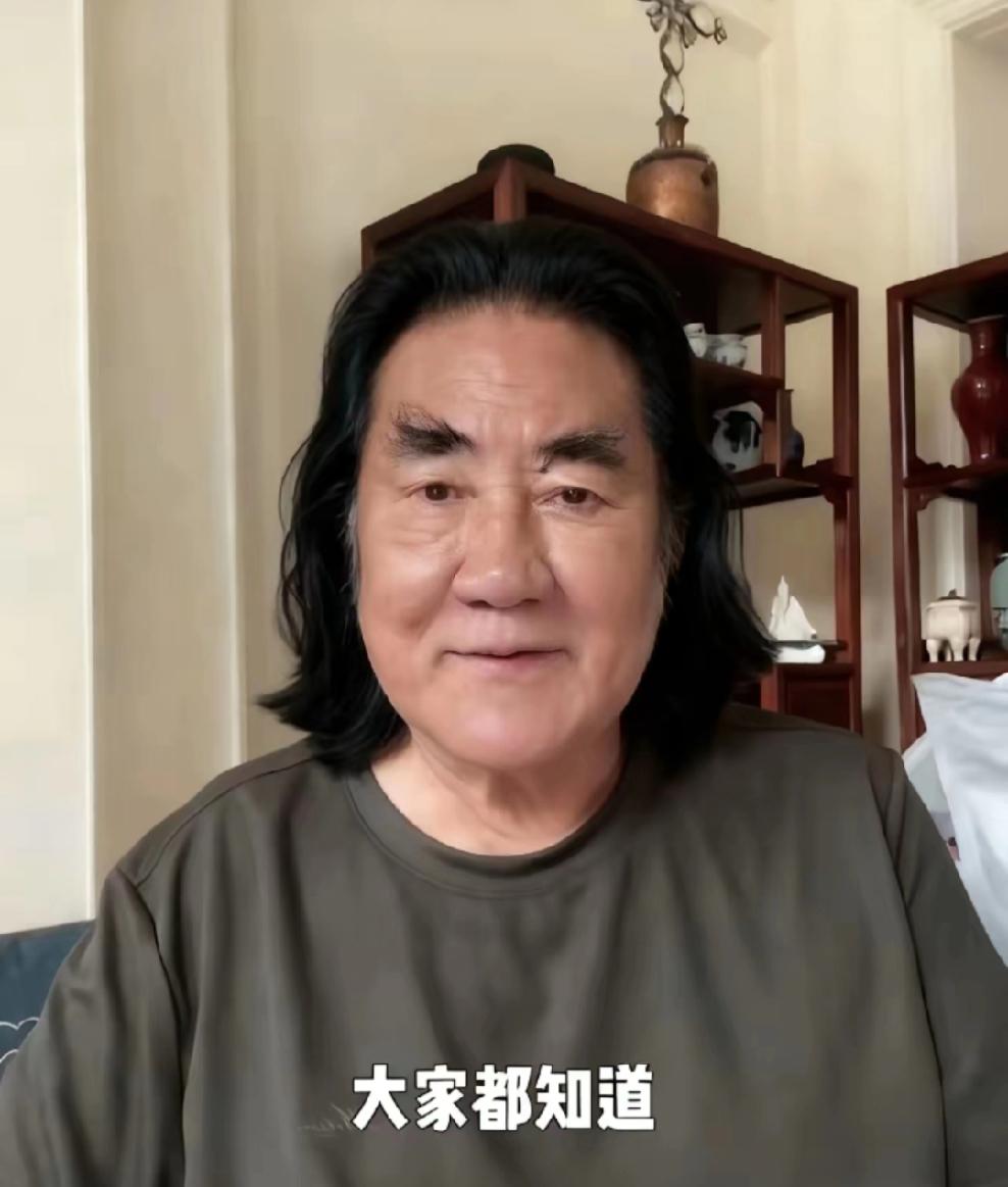 张纪中竟然把胡子剃了，还染了黑色头发，这变化太大了吧！以前那个留着标志性白胡子的