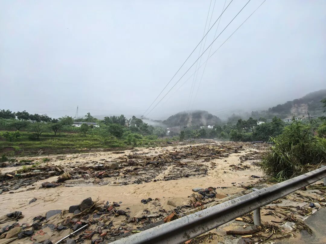 “跟子弹一样”! 重庆永川暴雨致3人遇难17人失联