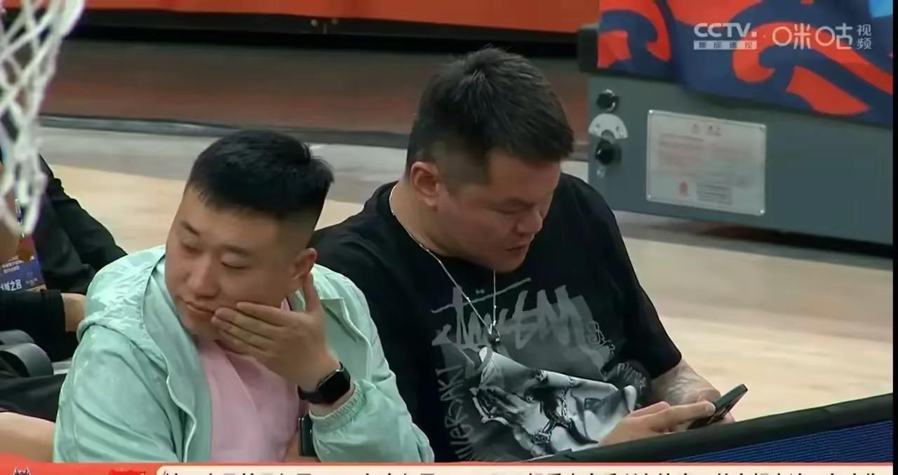 来看看理性的广东球迷，对于广东男篮现状的分析？现在广东球迷已经达成共识，杜峰执教