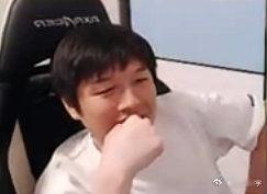 Sdn：现在VG的问题就是每盘都养出一个超级怪物，不管输的局还是赢的局，总是玩着