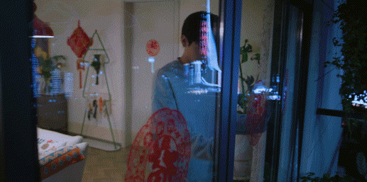 姐姐从从容容弟弟慌慌张张报告这里有人假装淡定实则得靠冷水洗脸！岑矜只需要正常说