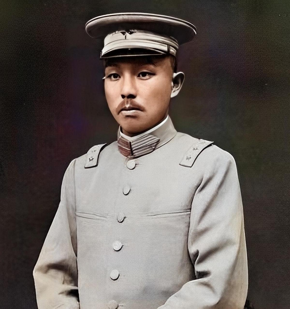 1949年，四川军阀杨森在逃往台湾之前，把自己发家的老部队第20军交给了亲生儿子