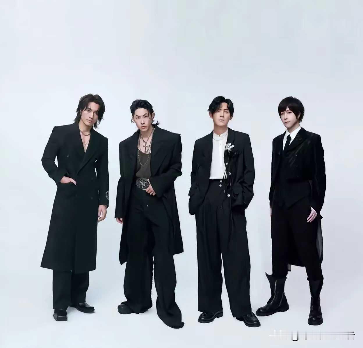 阿信真的太适合F4了，但是可惜的是他始终是五月天的成员，一人不能侍二主。朱孝天