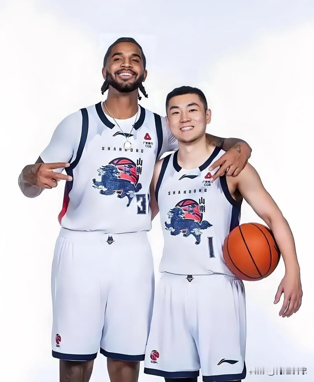 CBA常规赛第一阶段结束，山东队最强首发五虎是——控卫：高诗岩！30岁，身高