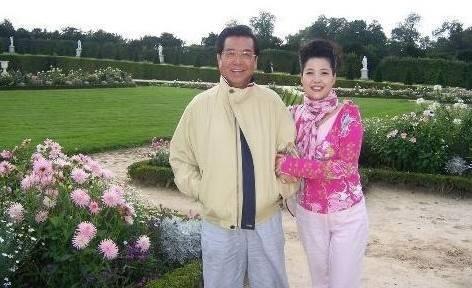 第5名 李双江和梦鸽 相差27岁 1988年,梦鸽考进了中央音乐学院声乐系.