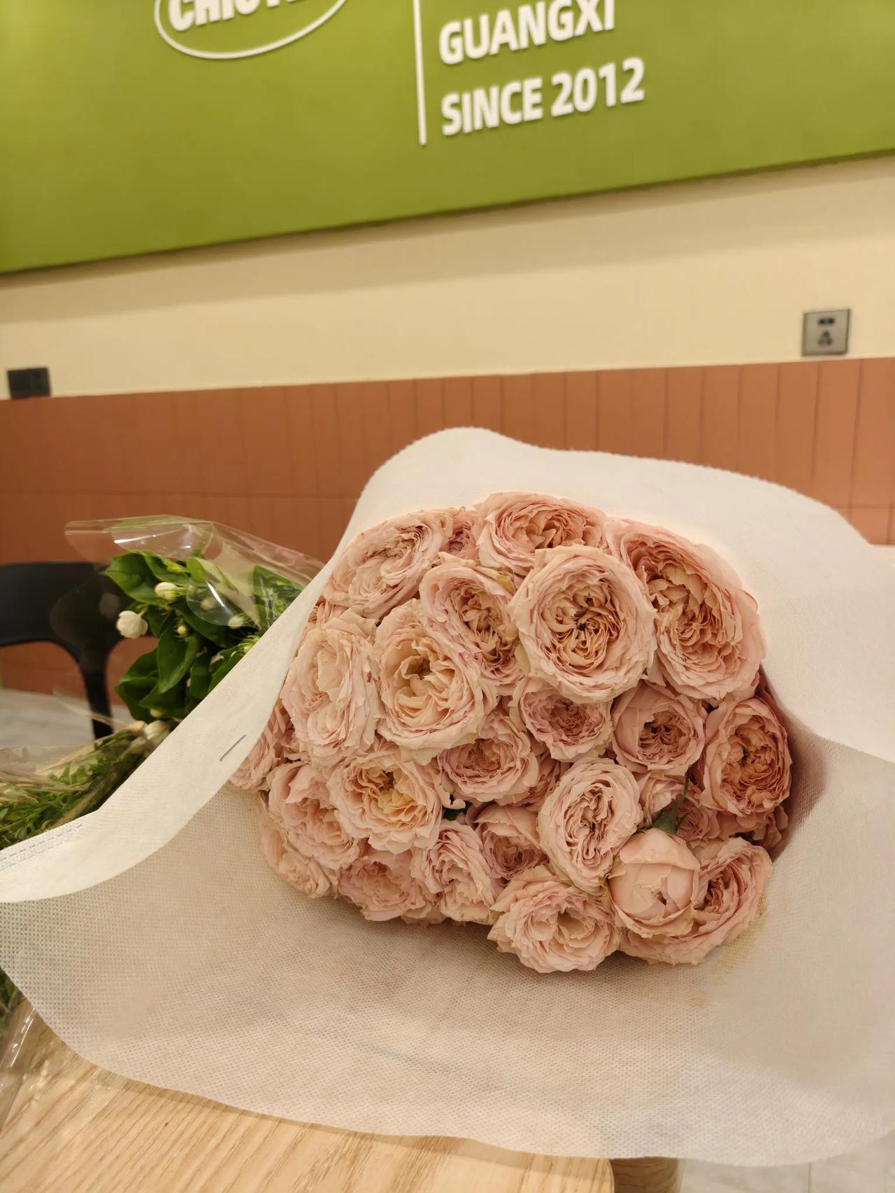 生活总是在经历中得到新的生活感悟，每天都在更新自己的认知。从前要思考很久的思维