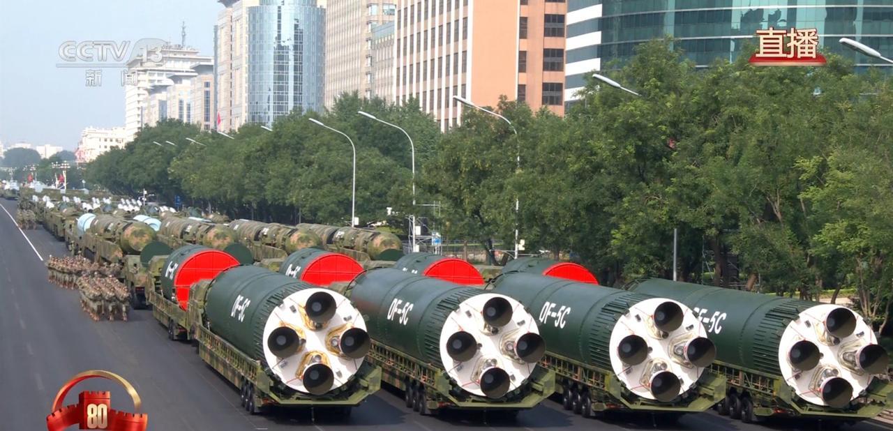 东风-5C打击范围覆盖全球，究竟是怎么做到的？其实答案很简单，就是体积够大！东
